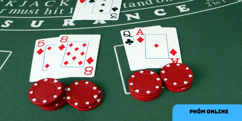 Hệ thống thưởng hấp dẫn giúp tăng động lực chơi phỏm online.